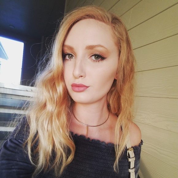 Meet Your Posher - Picture 1 of 8